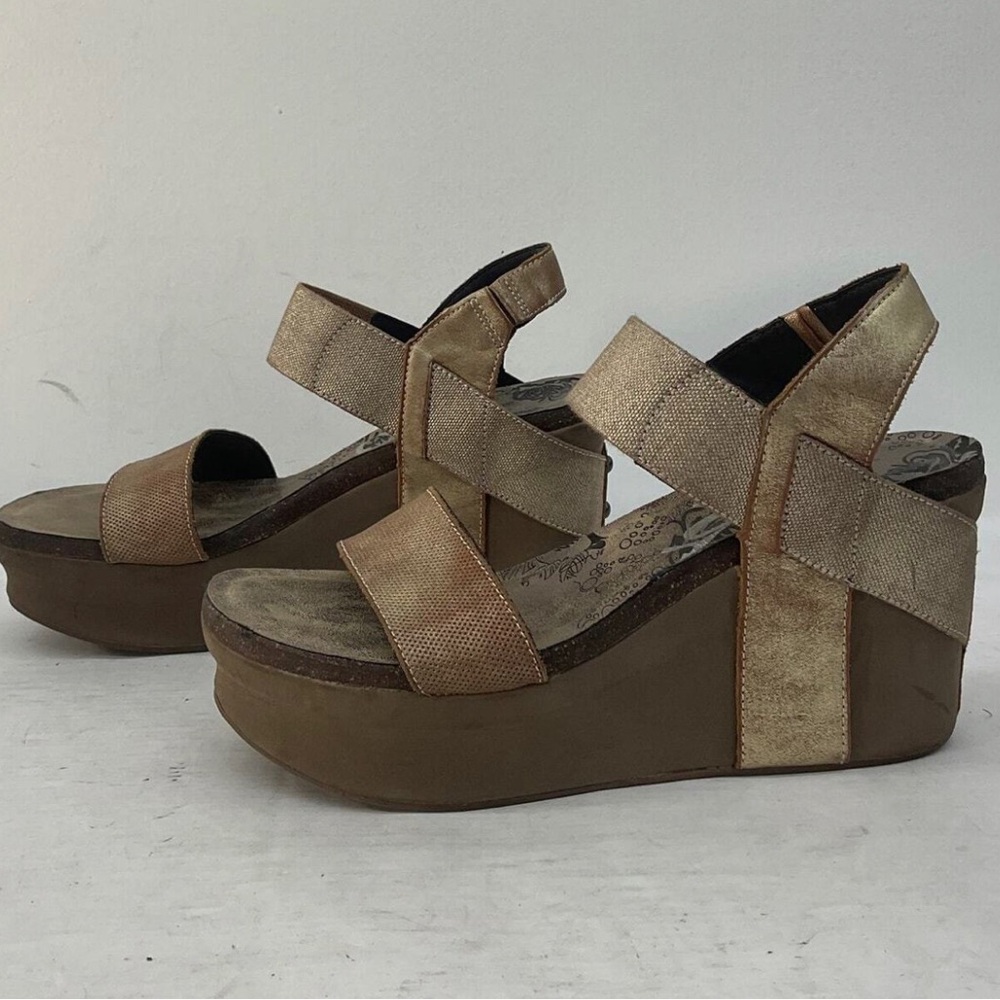 OTBT brown platform wedges - leather